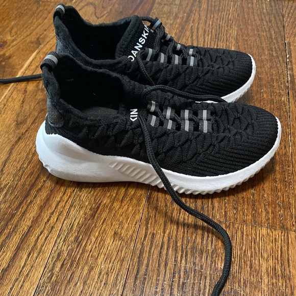 Girls Danskin Shoes - Size 12 - EXCELLENT USED CONDITION! - Picture 1 of 5